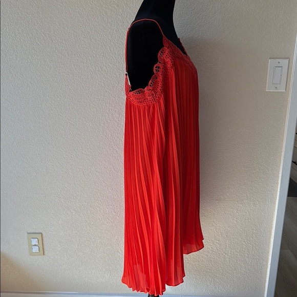 Gianni Bini Bright Red Floral Pleated Lace Trim Cami Dress 0082 - Picture 6 of 10